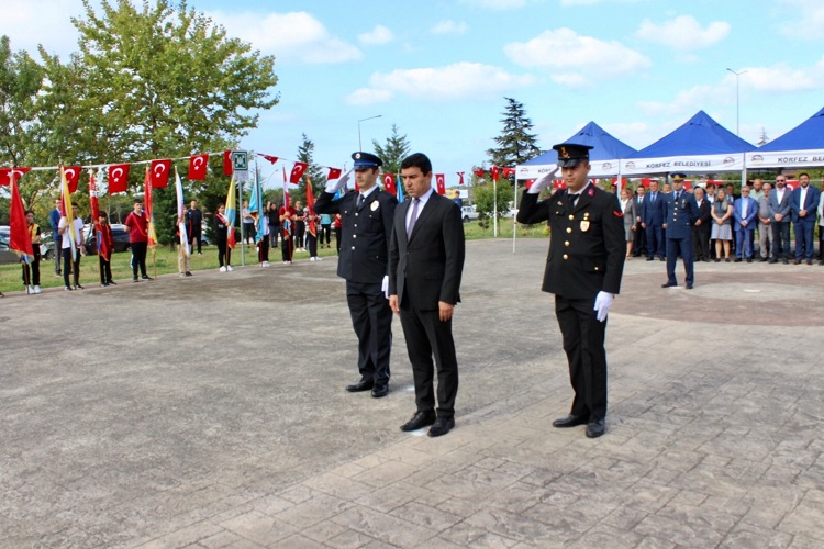 GAZİLER GÜNÜ ÇELENK SUNMA TÖRENİ